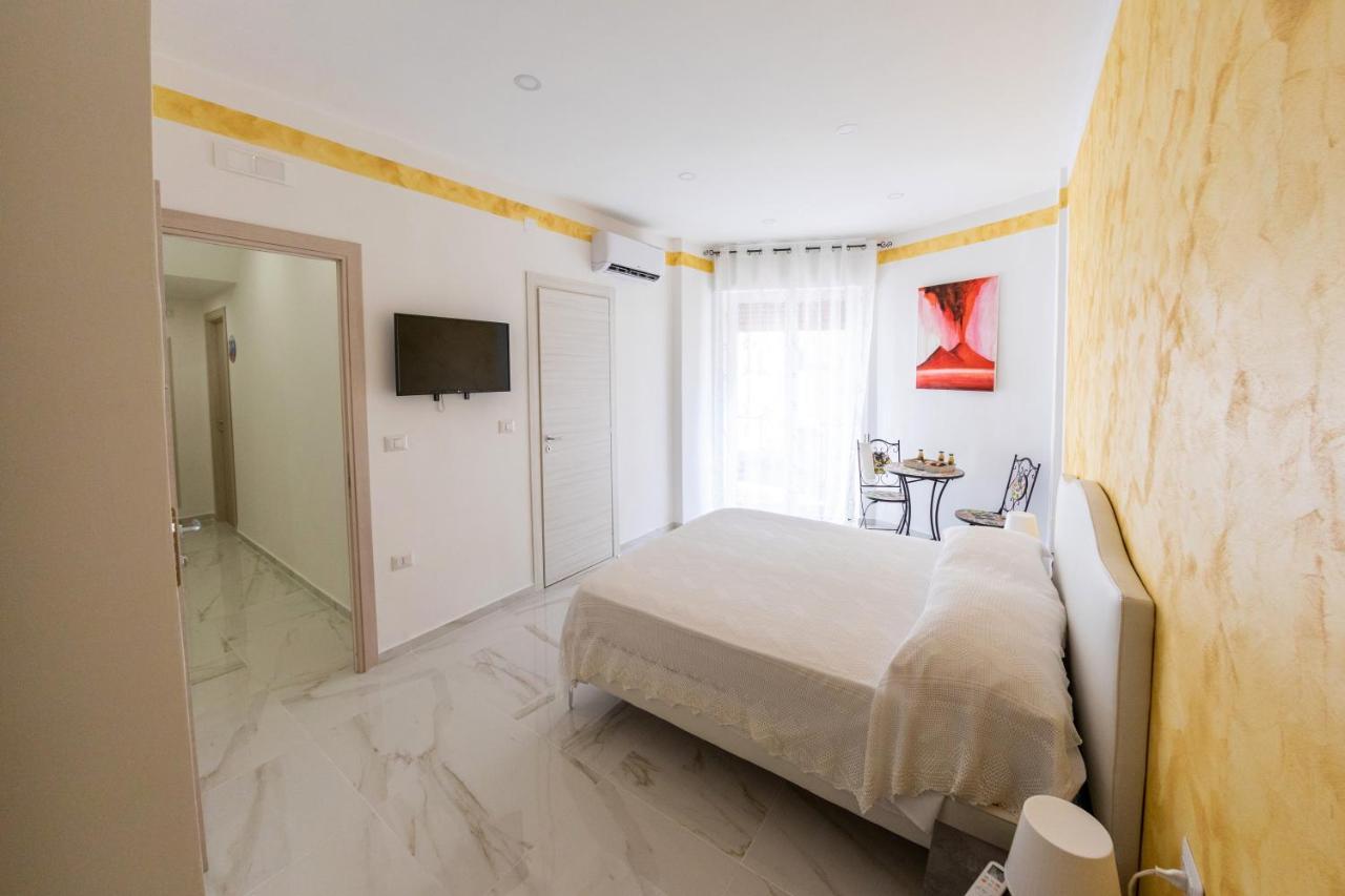 نابولي B&B Mary Sant'Elia المظهر الخارجي الصورة