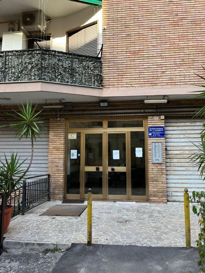 نابولي B&B Mary Sant'Elia المظهر الخارجي الصورة