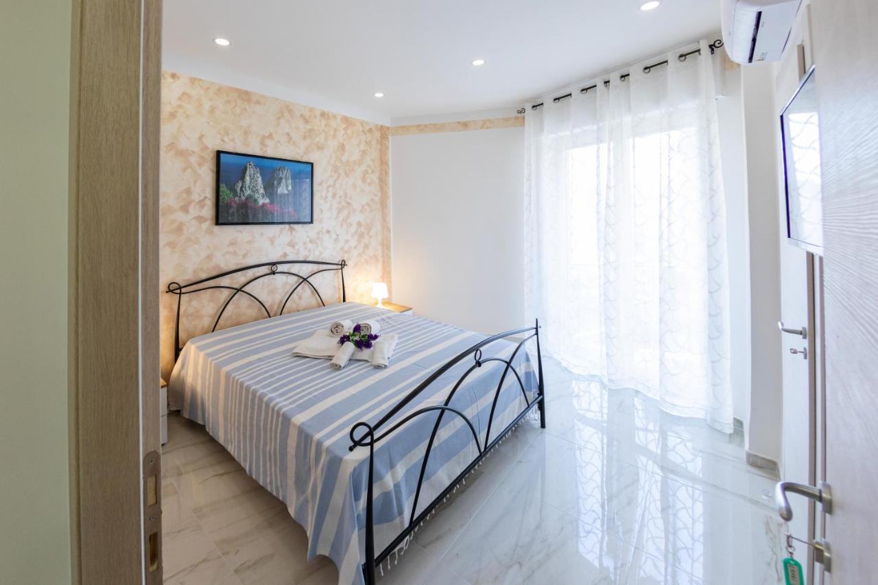 نابولي B&B Mary Sant'Elia المظهر الخارجي الصورة
