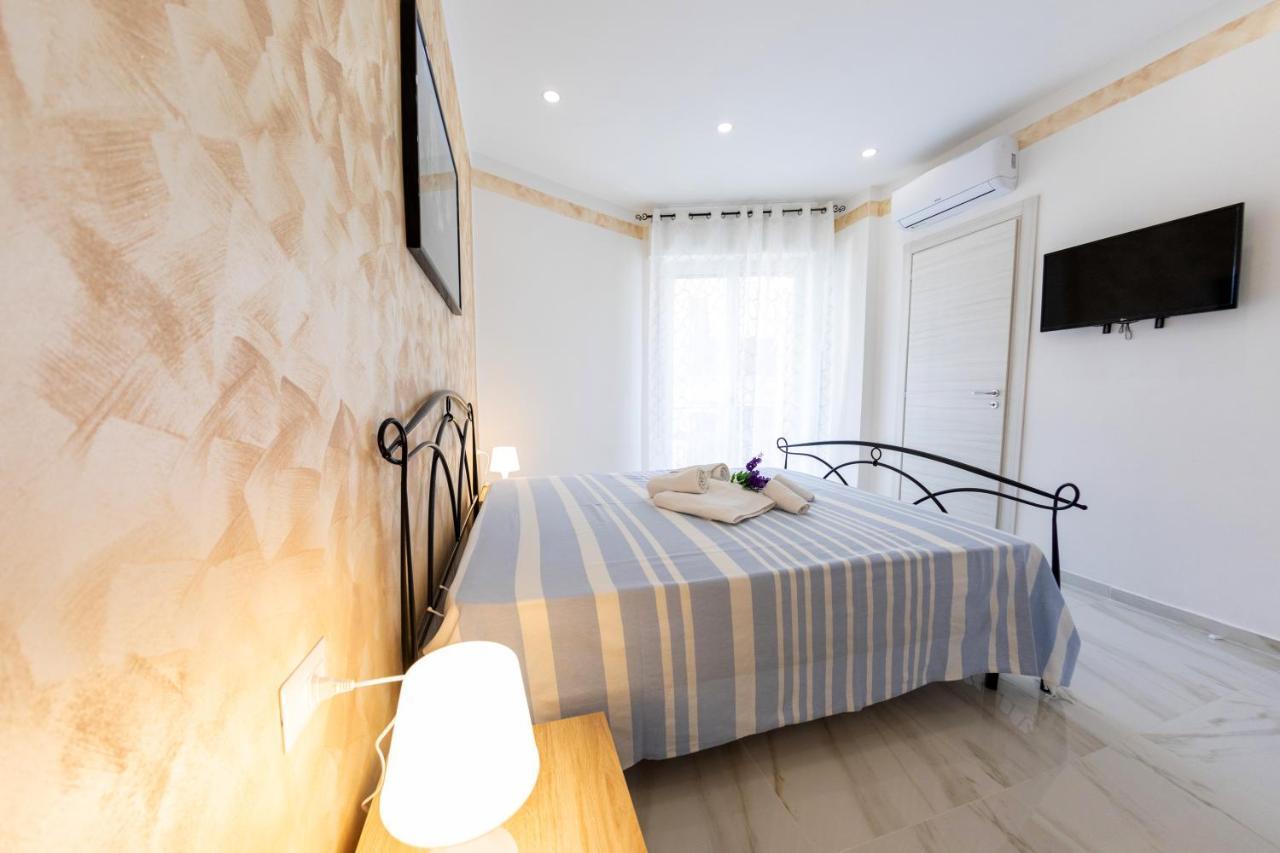 نابولي B&B Mary Sant'Elia المظهر الخارجي الصورة