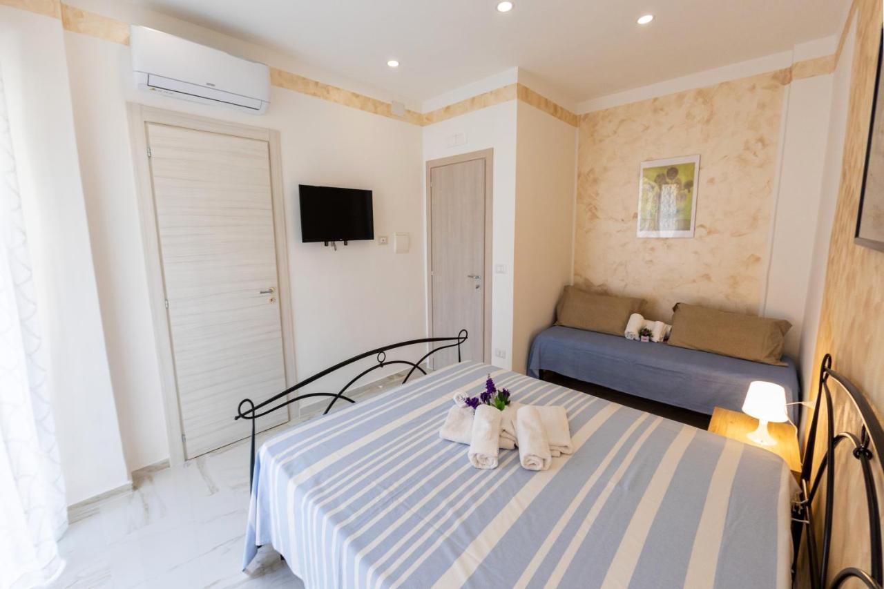 نابولي B&B Mary Sant'Elia المظهر الخارجي الصورة